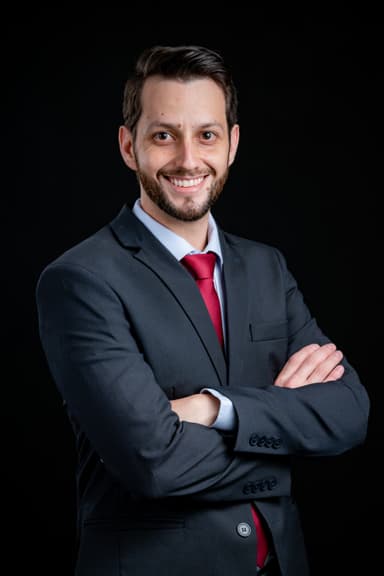 Dr. Guilherme Paladini — Cirurgião Bucomaxilofacial